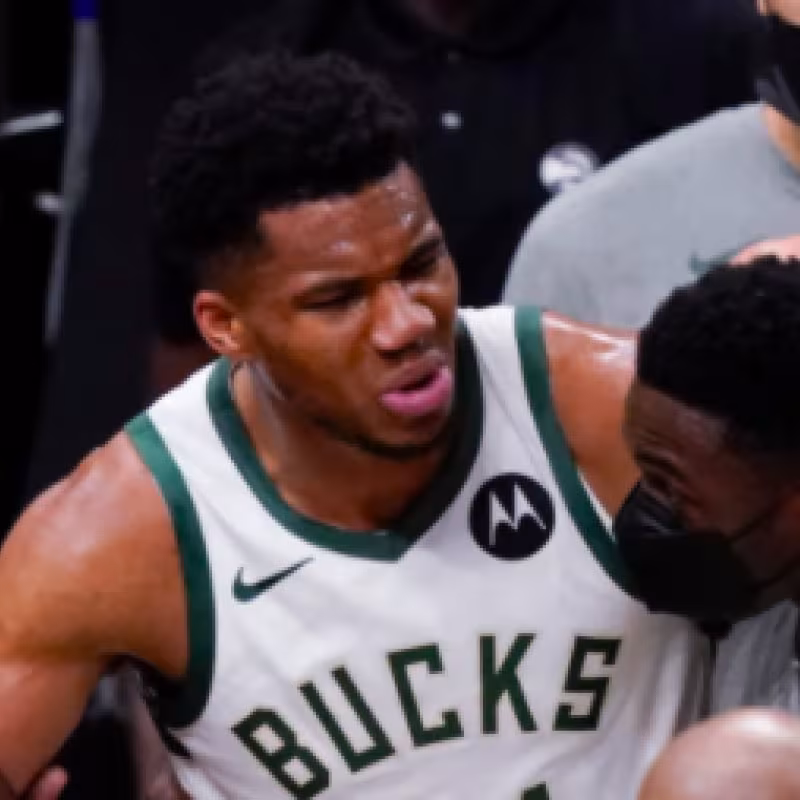 Giannis Antetokounmpo, estrella de Milwaukee Bucks.