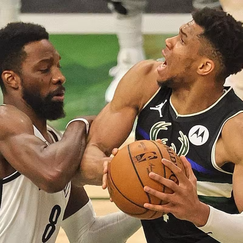Giannis Antetokounmpo renuncia al triple para ganar a Brooklyn Nets