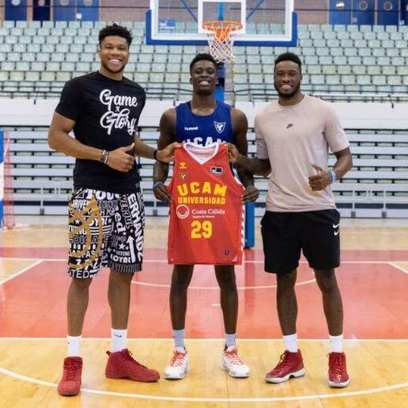 El recado de Antetokounmpo al UCAM Murcia por no querer a su hermano Alex