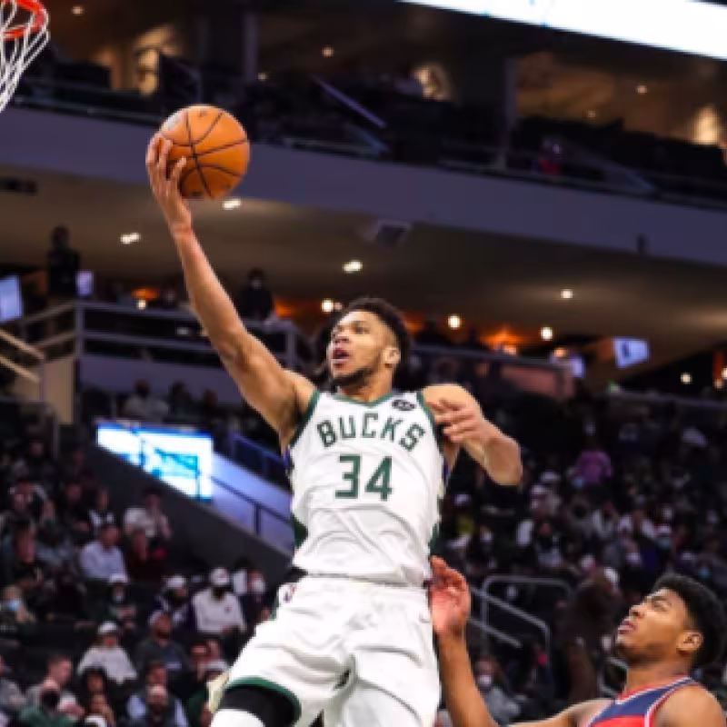 Los Bucks destrozan a los Wizards y los Raptors pasan por encima de los Heat