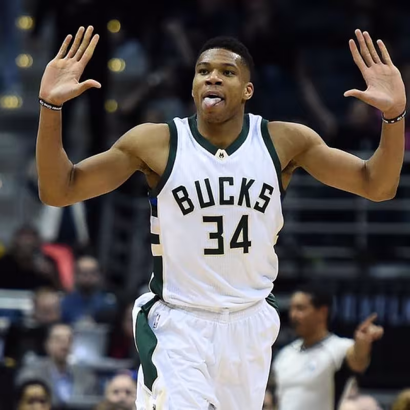 Giannis Antetokounmpo, superestrella de la NBA