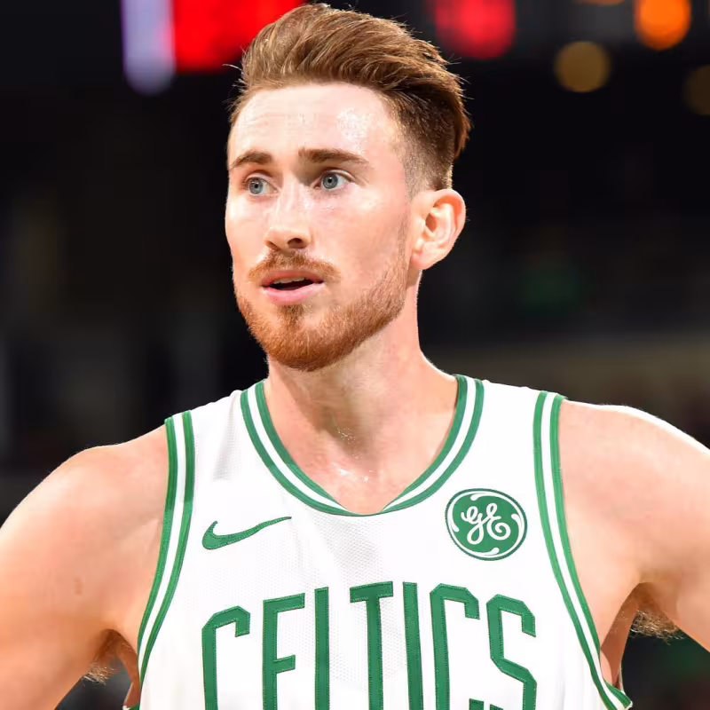 Gordon Hayward deberá operarse en su mano izquierda