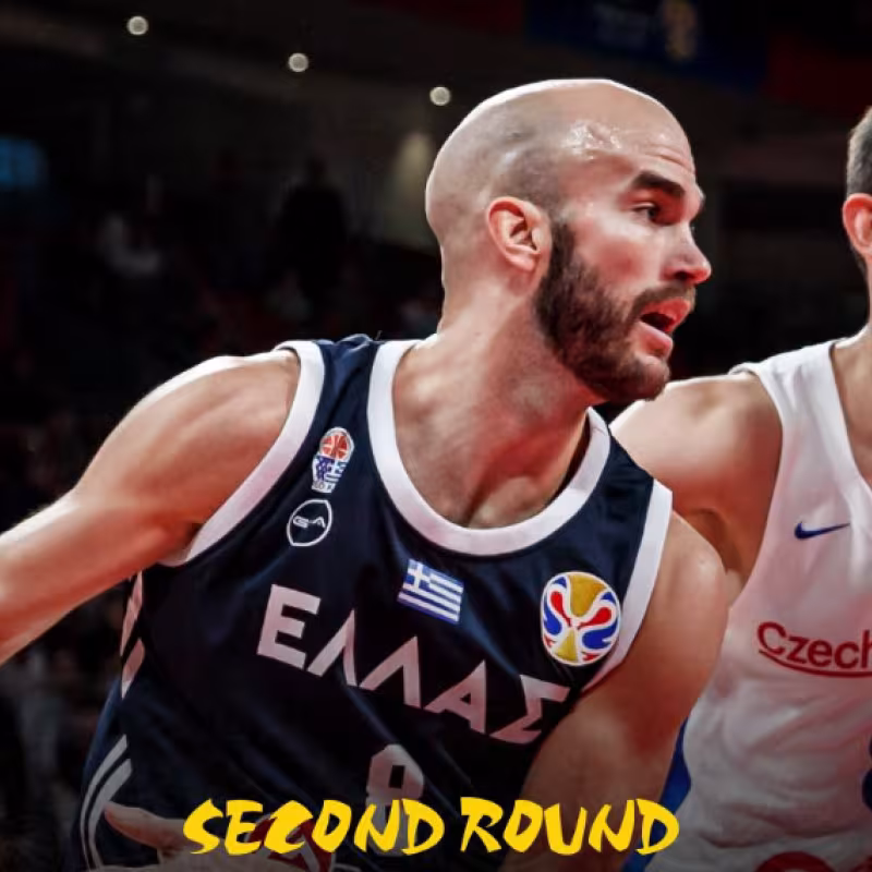 Calathes conduce la pelota ante Satoransky.