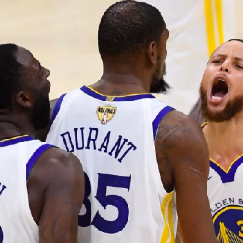 Multazos para los Warriors: Green, Durant y Curry deberán pasar por caja