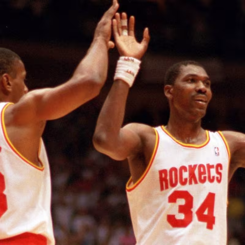 30 años del cuádruple-doble de Hakeem Olajuwon que dejó sin palabras a la NBA
