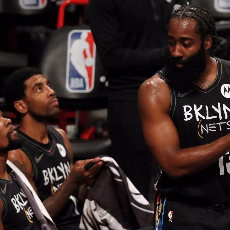 Kevin Durant, Kyrie Irving y James Harden, estrellas de Brooklyn Nets.