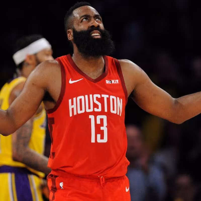 James Harden, duda hasta el último minuto para jugar esta noche
