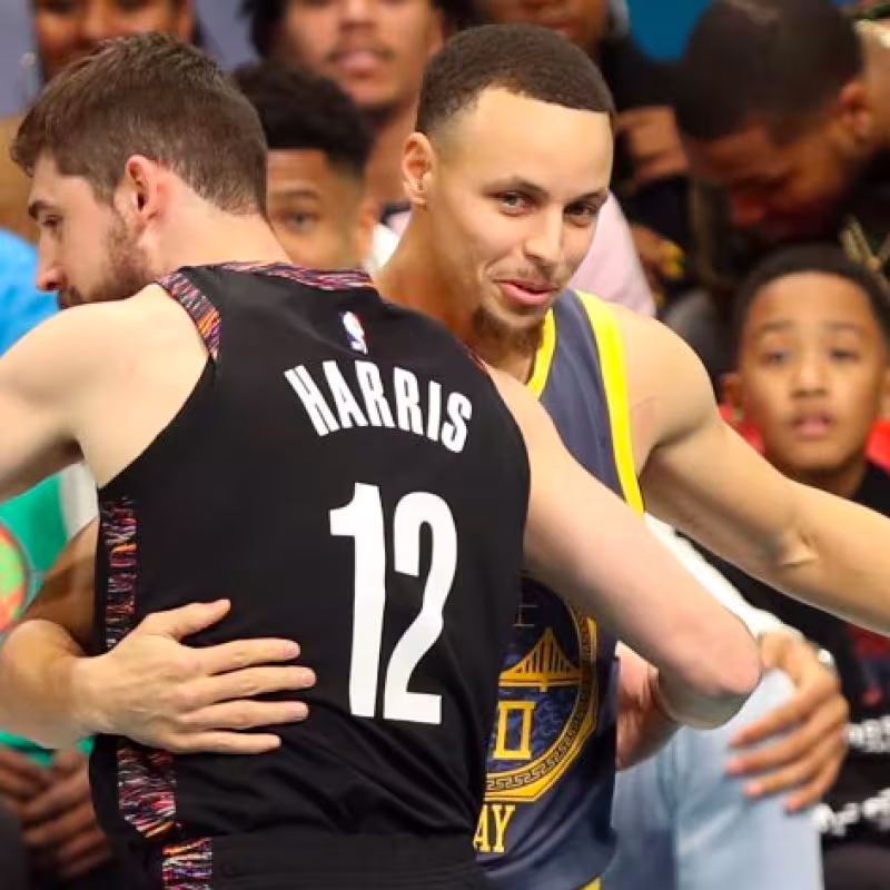 Impresionante duelo de ametralladoras entre Joe Harris y Stephen Curry en el concurso de triples