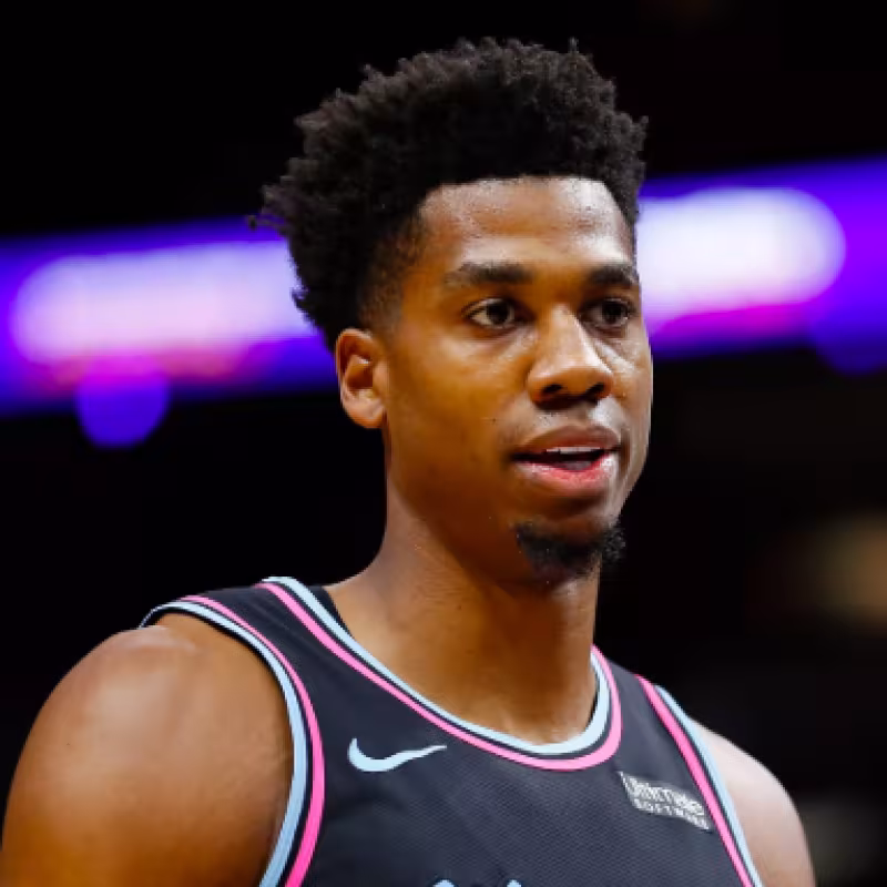 Hassan Whiteside ejerce su player option y jugará un año más en los Heat