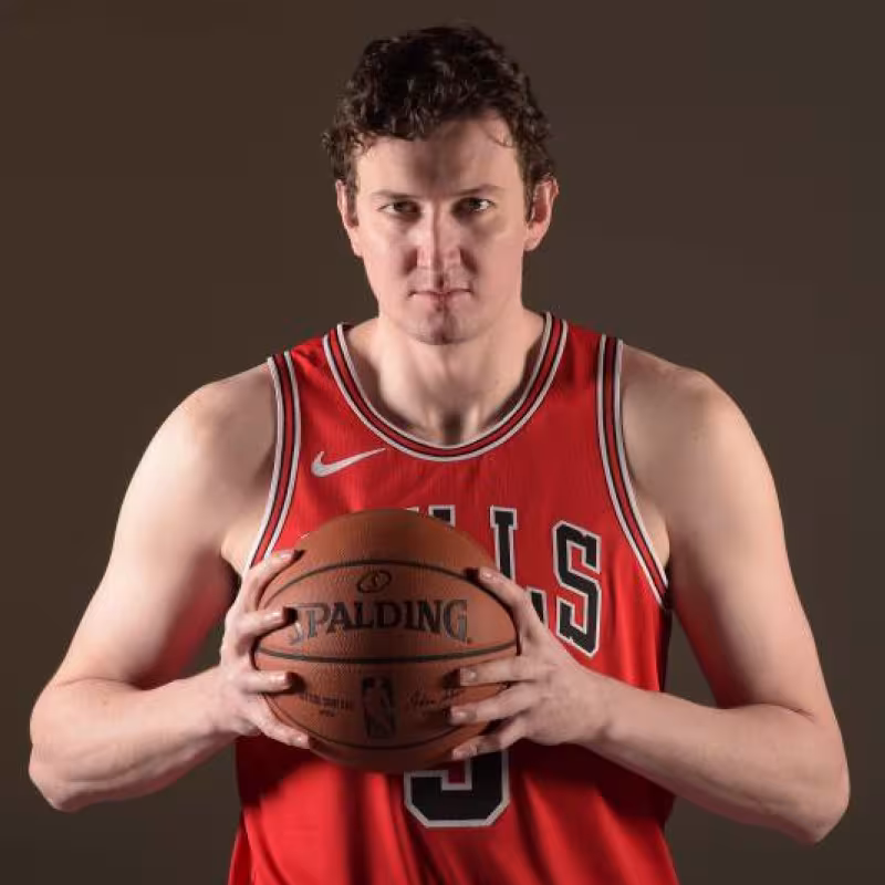 Los Bulls quieren retirar el contrato de Asik para liberar tres millones