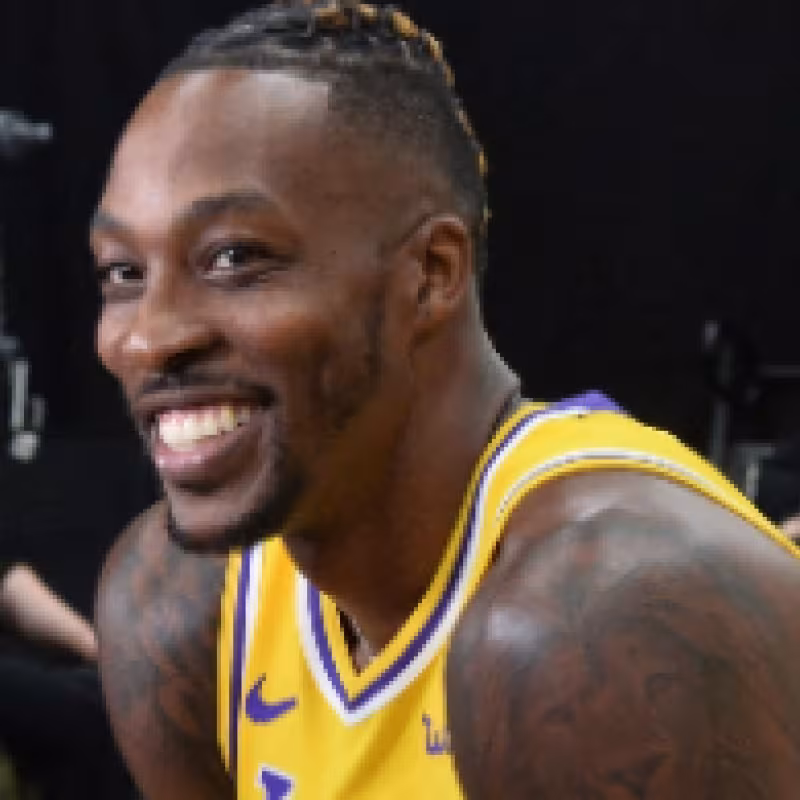 Dwight Howard celebró en el banquillo de los Nuggets al grito de "GO HOME!"