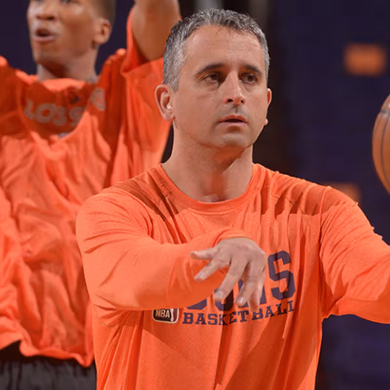 Mientras tanto, en Phoenix, otro entrenador despedido: Igor Kokoskov al paro