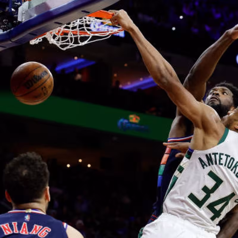 El increíble dato que muestra la igualdad entre Antetokounmpo y Embiid