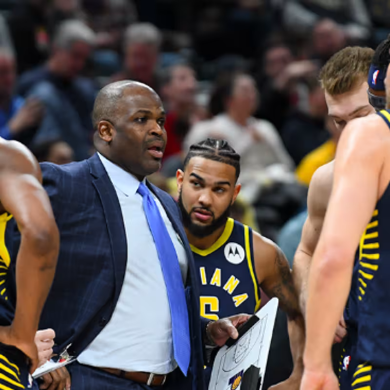 Nate McMillan dirige con mano de hierro a los Pacers.
