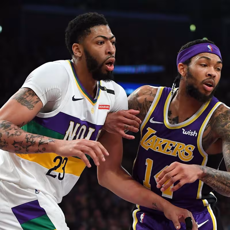 Anthony Davis y Brandon Ingram, ahora con las camisetas cambiadas. Foto: nba.com