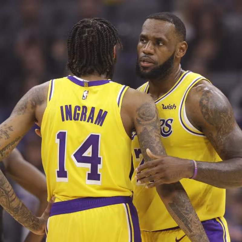 Ingram y LeBron, en un partido de esta temporada con los Lakers