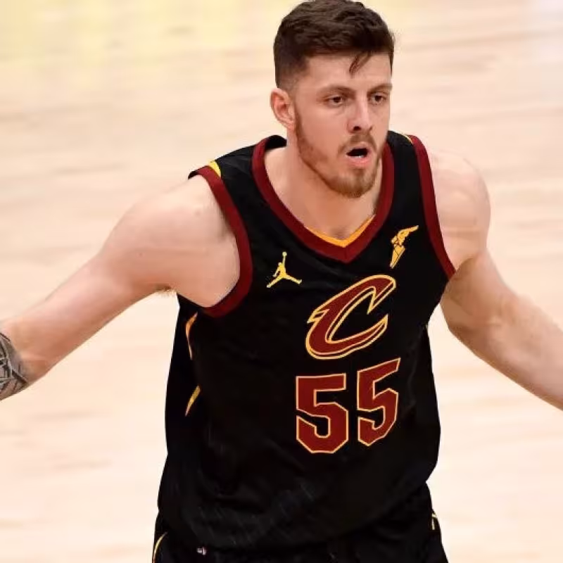 Los Angeles Clippers probarán al pívot Isaiah Hartenstein en el training camp de la NBA