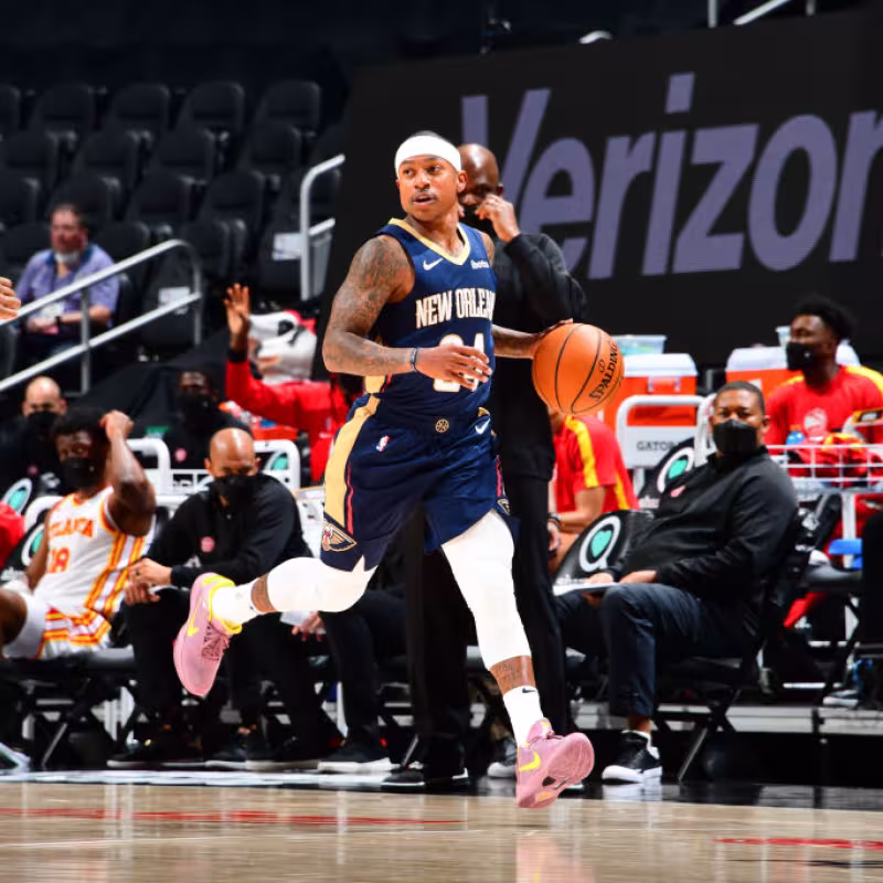 Isaiah Thomas regresa a la NBA en la derrota de los Pelicans ante los Hawks