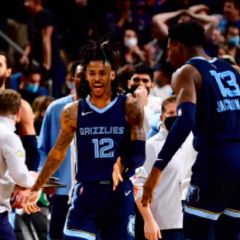 Ja Morant silencia el Talking Stick Resort Arena de Phoenix con un canastón sobre la bocina