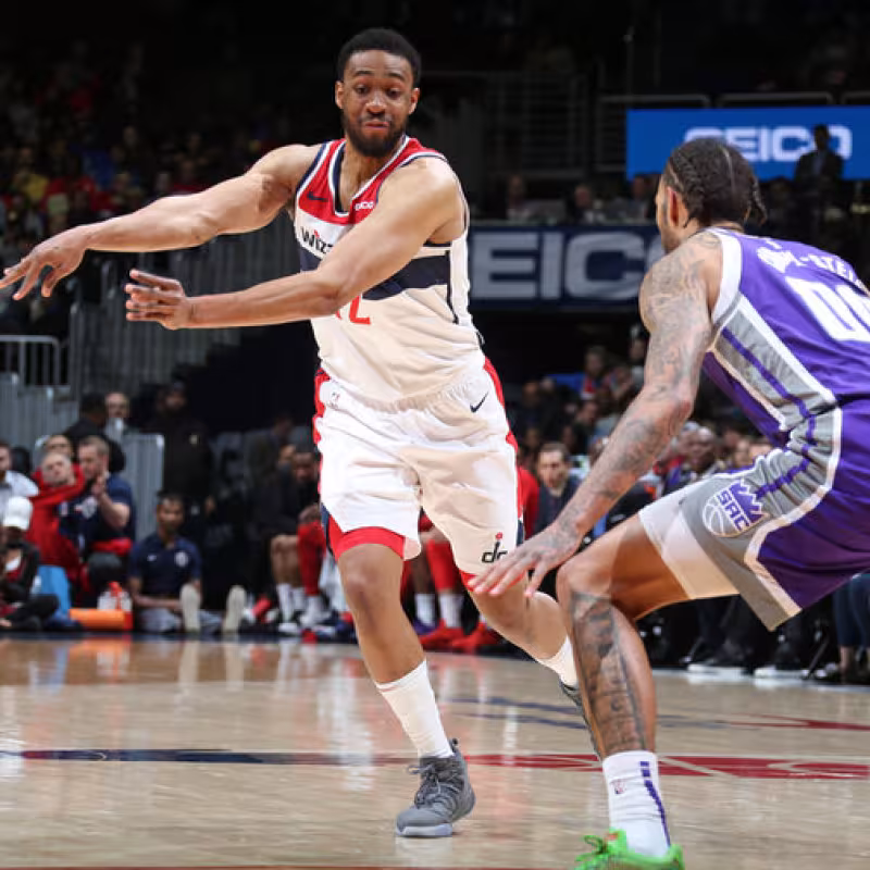 Jabari Parker encuentra una chance en los Hawks