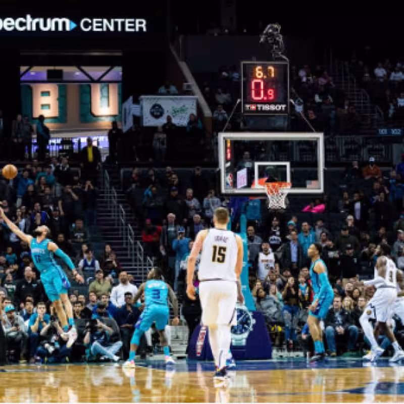 La impresionante canasta con la que Murray ganó el partido para los Nuggets