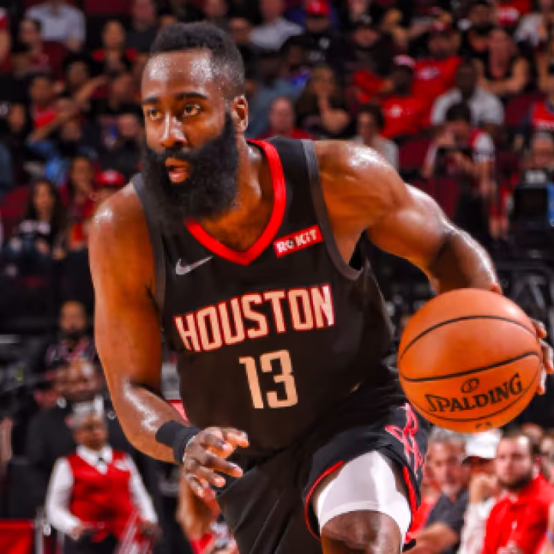 James Harden está firmando una temporada histórica.
