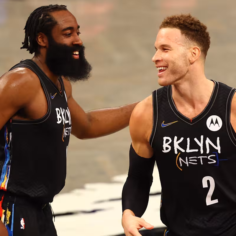 Blake Griffin junto a James Harden, uno de los integrantes del Big Three de Brooklyn Nets.