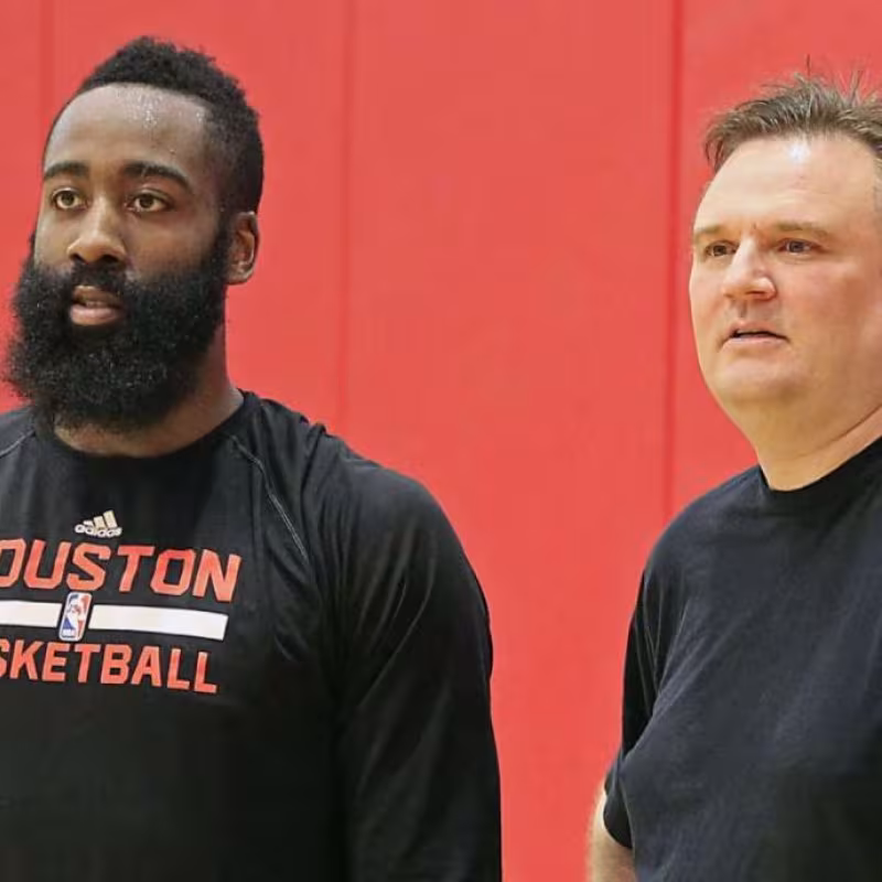 James Harden junto a Daryl Morey, en la época de ambos en los Rockets "Foto: Houston Chronichle"