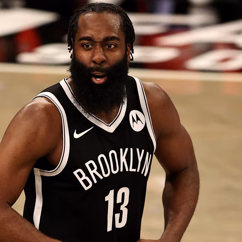 James Harden y Kyrie Irving, jugadores de Brooklyn Nets.