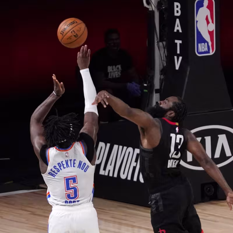 Harden se reivindica como "un gran defensor"