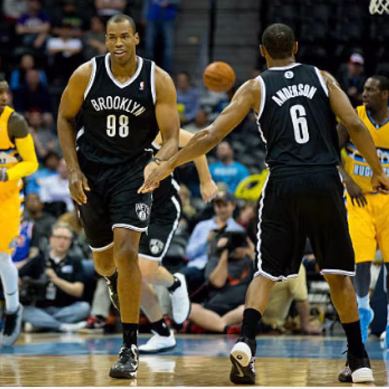 El ex-jugador Jason Collins de la NBA da positivo por coronavirus