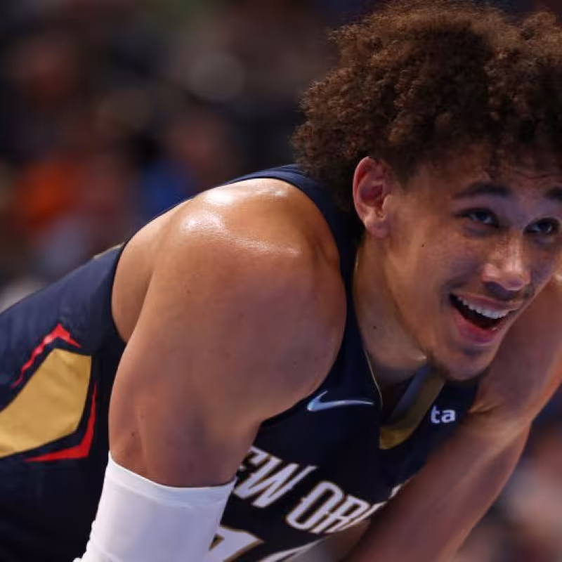 Jaxson Hayes ha sido acusado de varios cargos.
