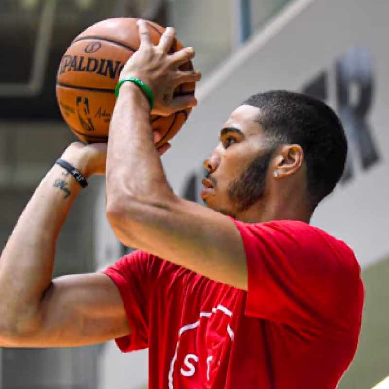 Jayson Tatum ya está entrenando de cara a la próxima temporada.