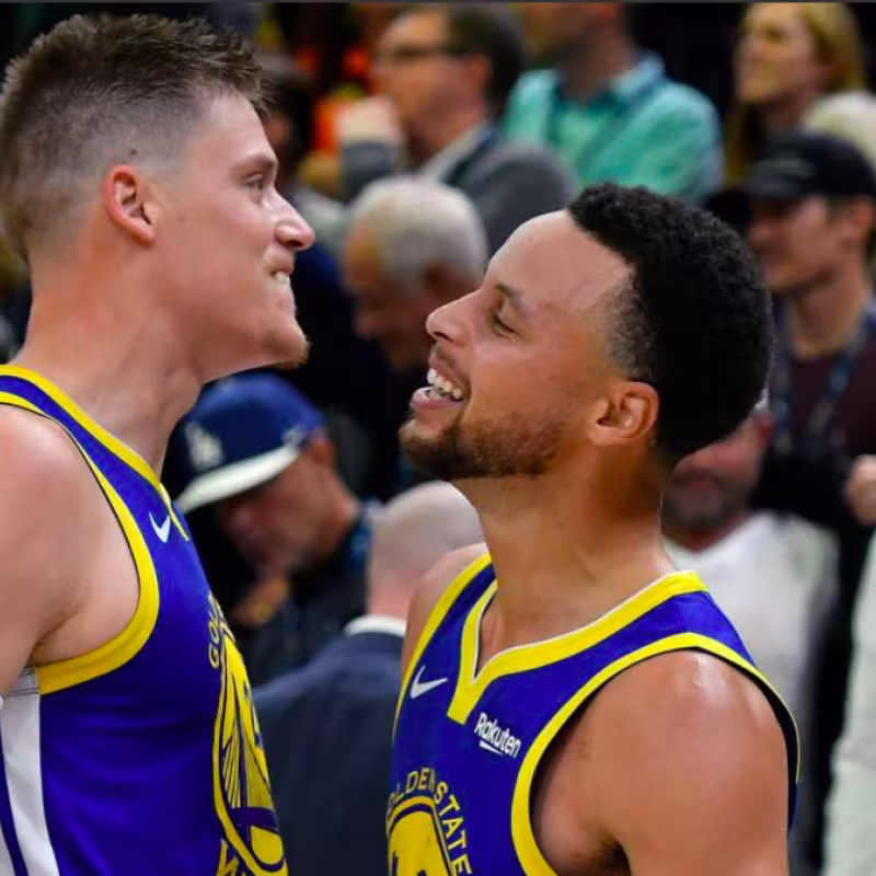 El palmeo imposible de Jerebko que le dio la victoria a los Warriors