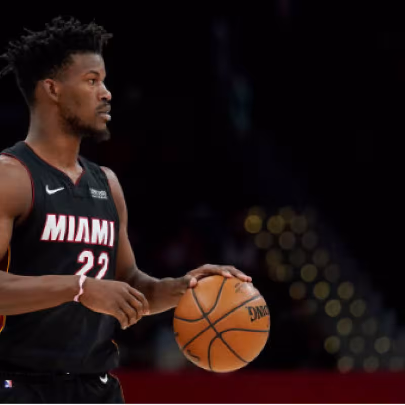 La curiosa donación de Butler a escuelas y compañeros de equipo