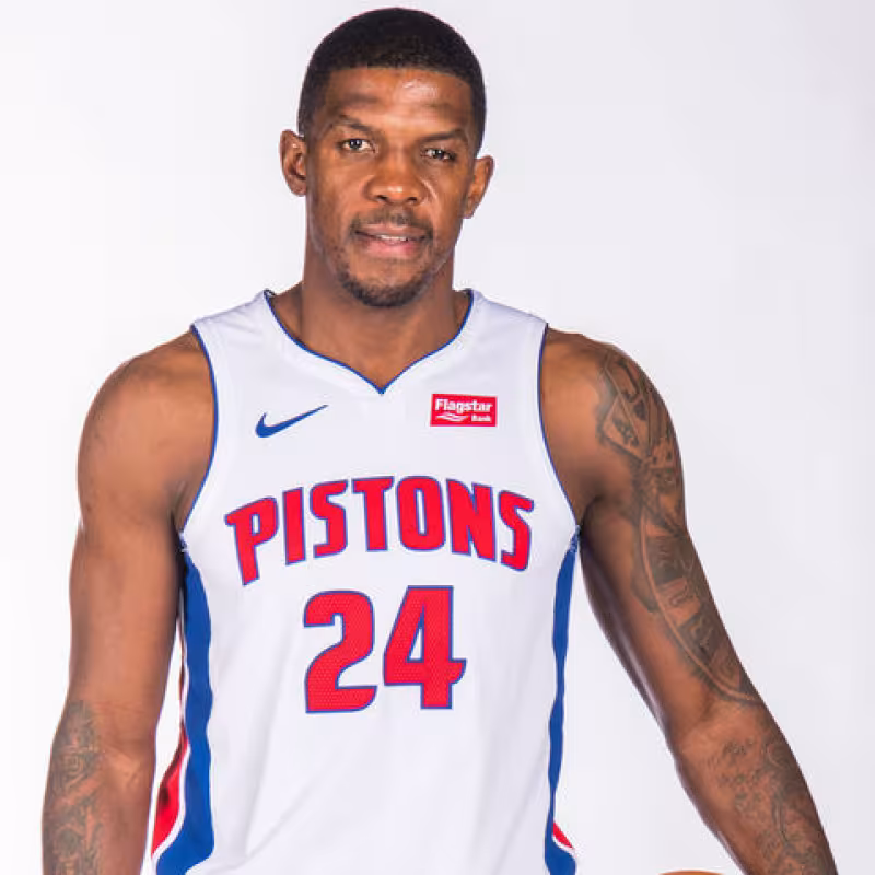 Los Pistons cortan a Joe Johnson