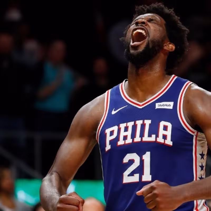 Joel Embiid retiene 95 millones de su contrato. Foto: gettyimages