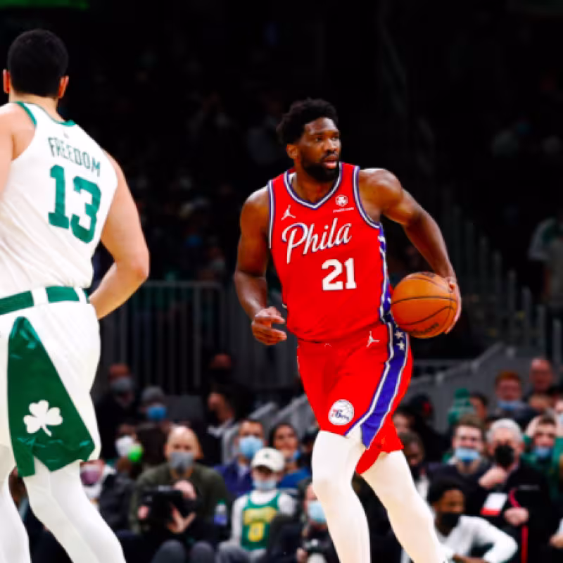 Joel Embiid destroza a unos Celtics que siguen sin competir en el juego interior