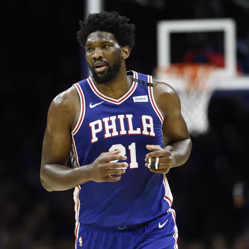 Joel Embiid, más agresivo en la pintura. Foto: gettyimages