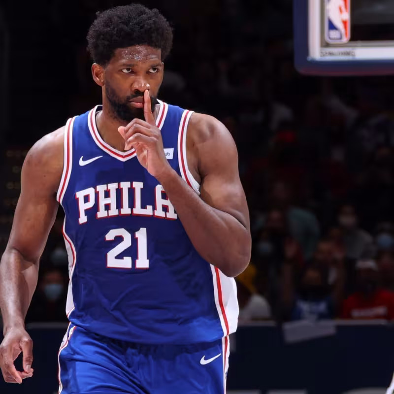 Embiid: "Es muy difícil pararme, aunque me hagan dos contra uno"