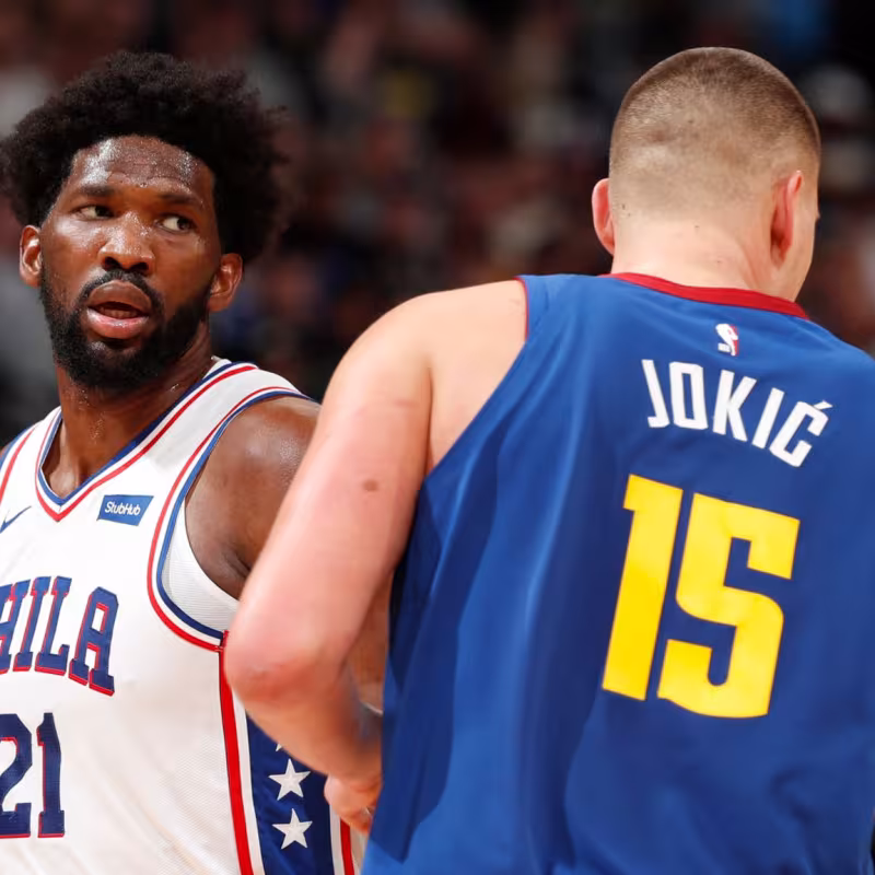 Joel Embiid y Nikola Jokic, favoritos para el MVP de la temporada. 