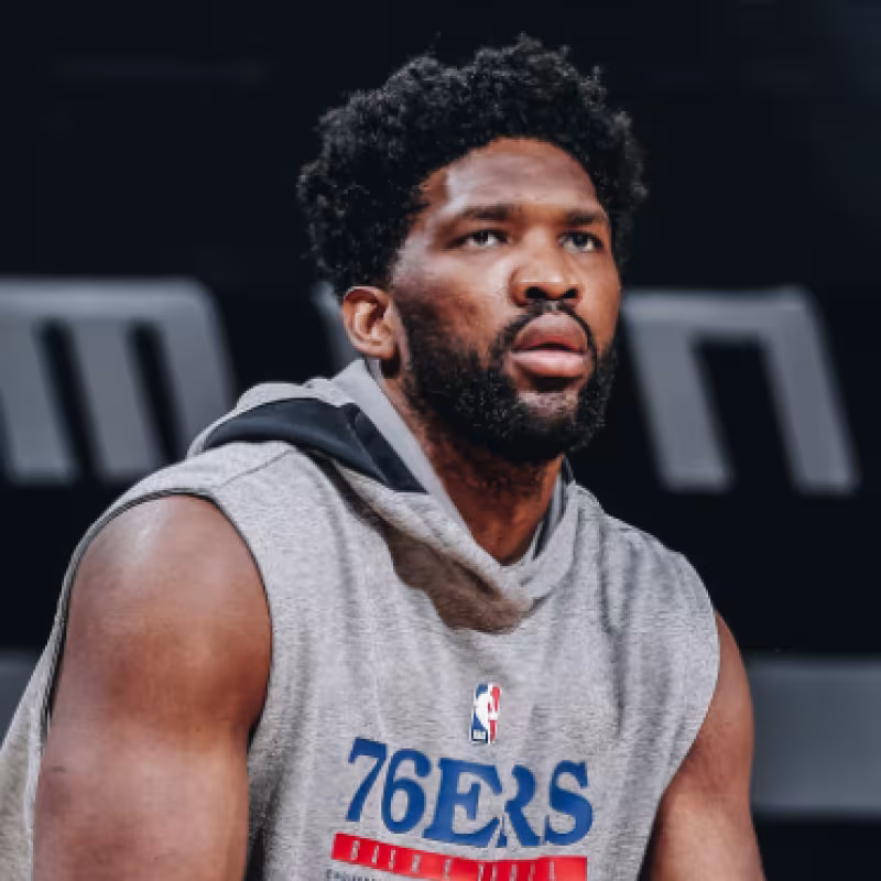 Los Sixers imponen su ley ante los Kings al ritmo que marca Joel Embiid