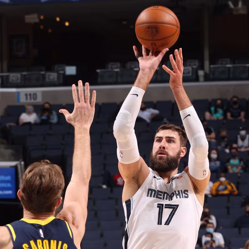 Jonas Valaciunas hace historia en Memphis Grizzlies con una actuación estelar
