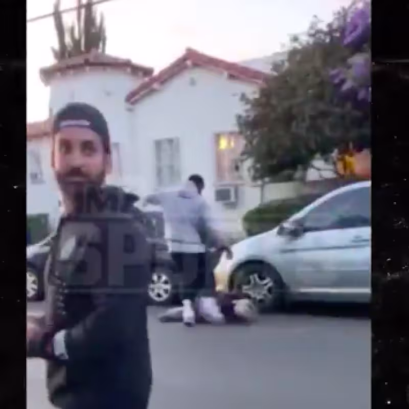 La paliza de JR Smith a un tipo por romper la ventana de su coche durante las protestas en Los Angeles