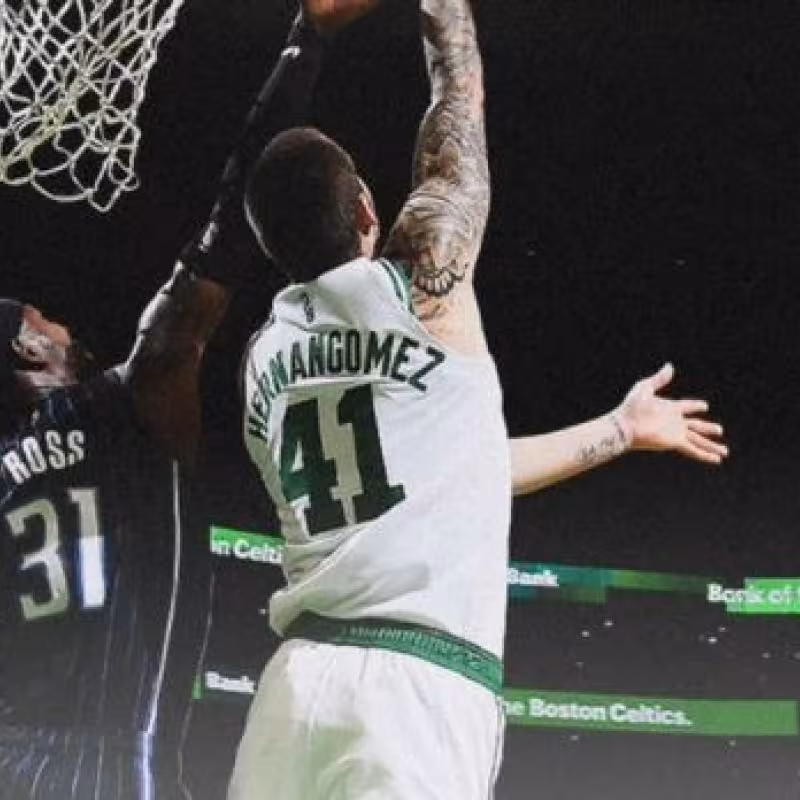 Juancho Hernangómez defiende a Jayson Tatum "Foto: NBA.com"