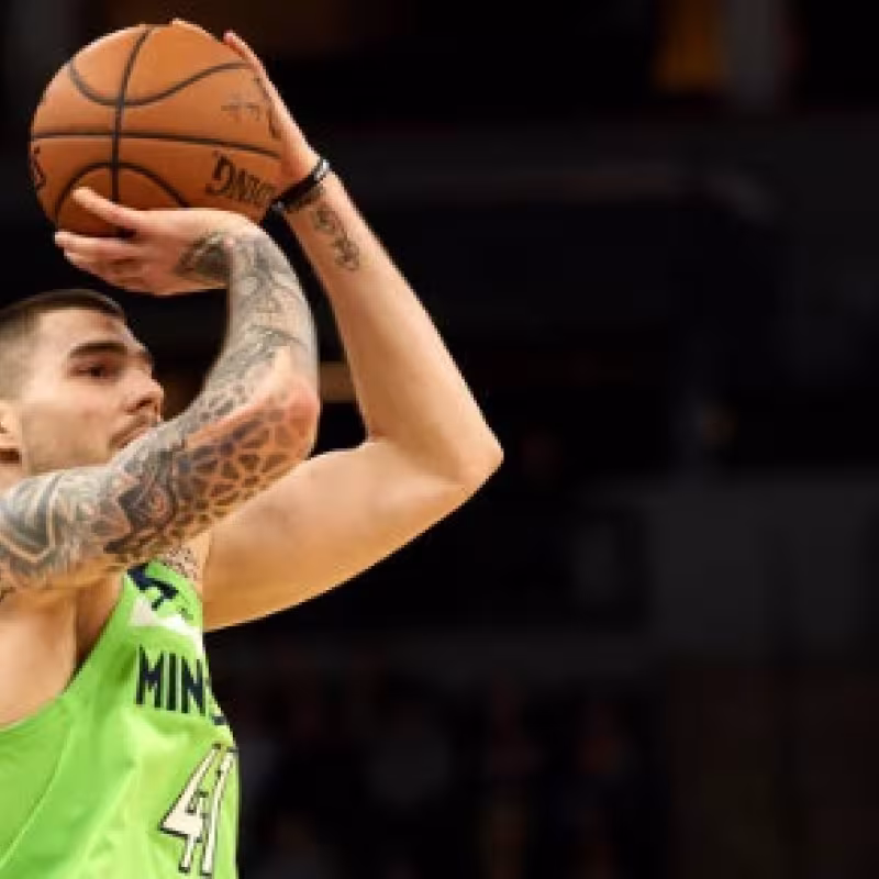 Juancho Hernangómez, clave en su debut con los Timberwolves ante Los Angeles Clippers