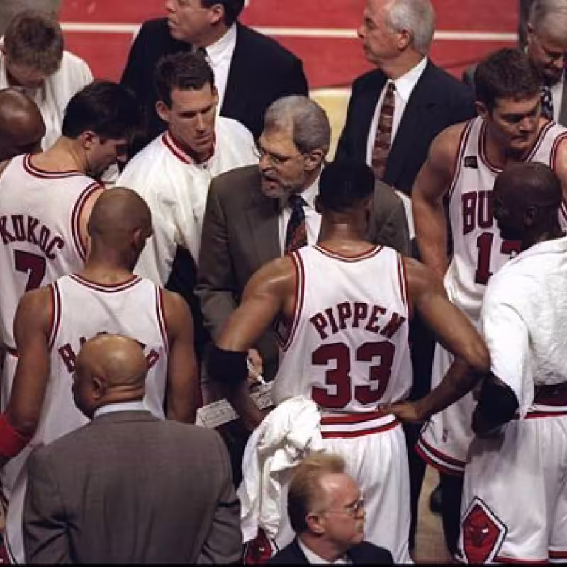 Jud Buechler y Michael Jordan. Foto: gettyimages