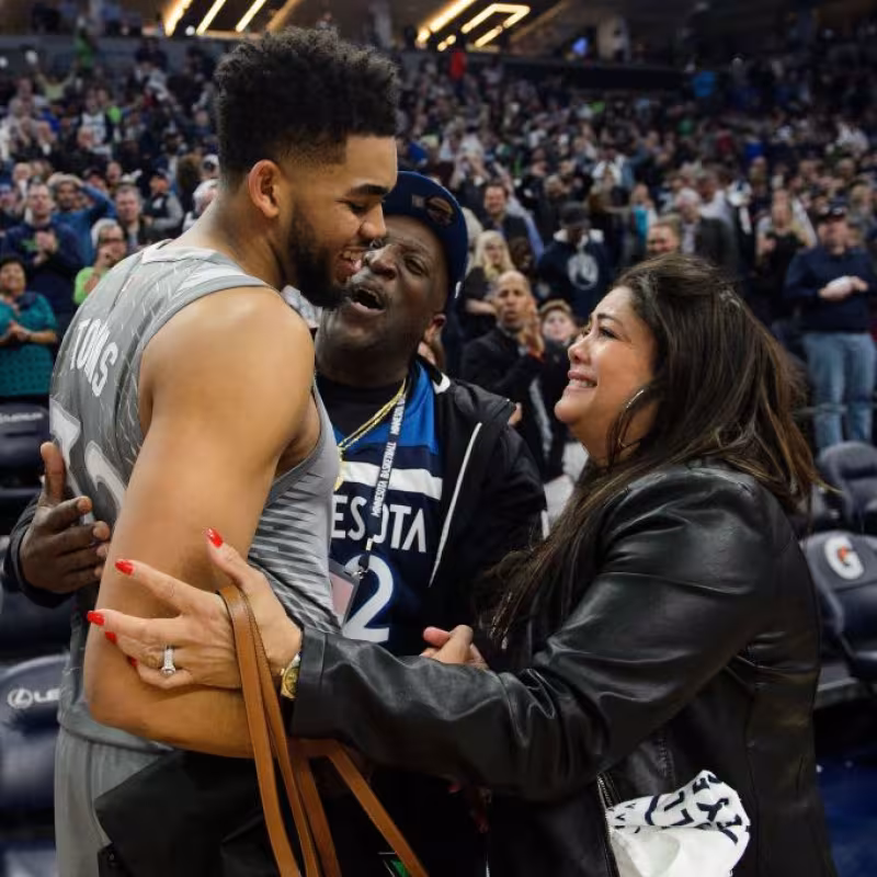 Fallece la madre de Karl-Anthony Towns por coronavirus