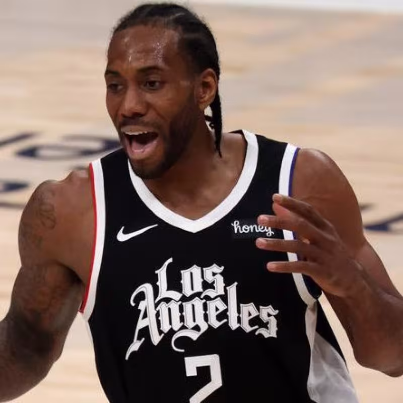Kawhi Leonard, a la altura de LeBron James tras su último récord cosechado en playoffs
