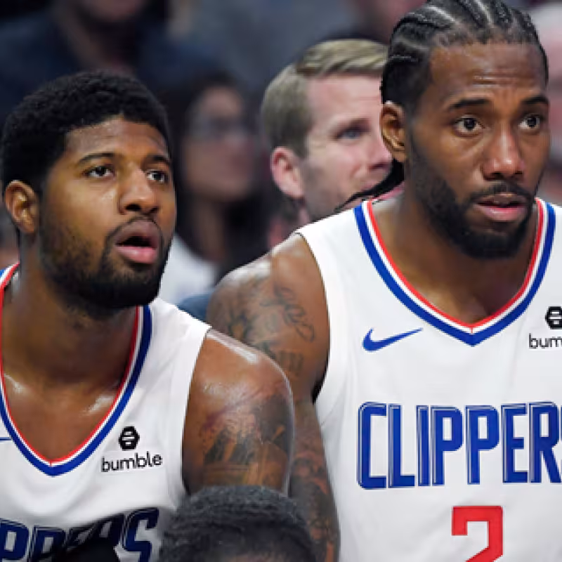 Kawhi Leonard y Paul George, lamentando la inminente de Los Angeles Clippers.